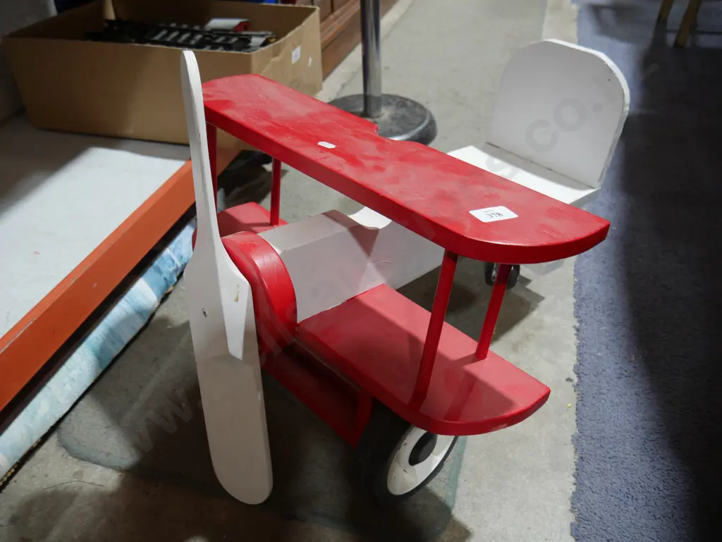 Children's ride on plane Image 1++