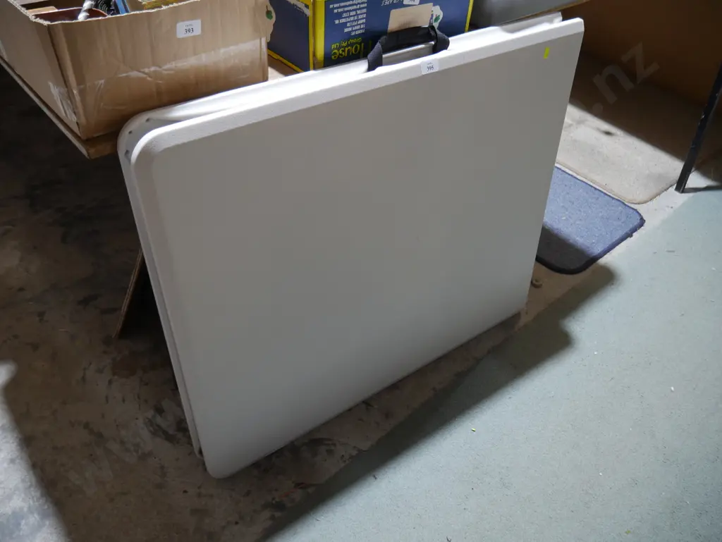 Tresle table Image 1++