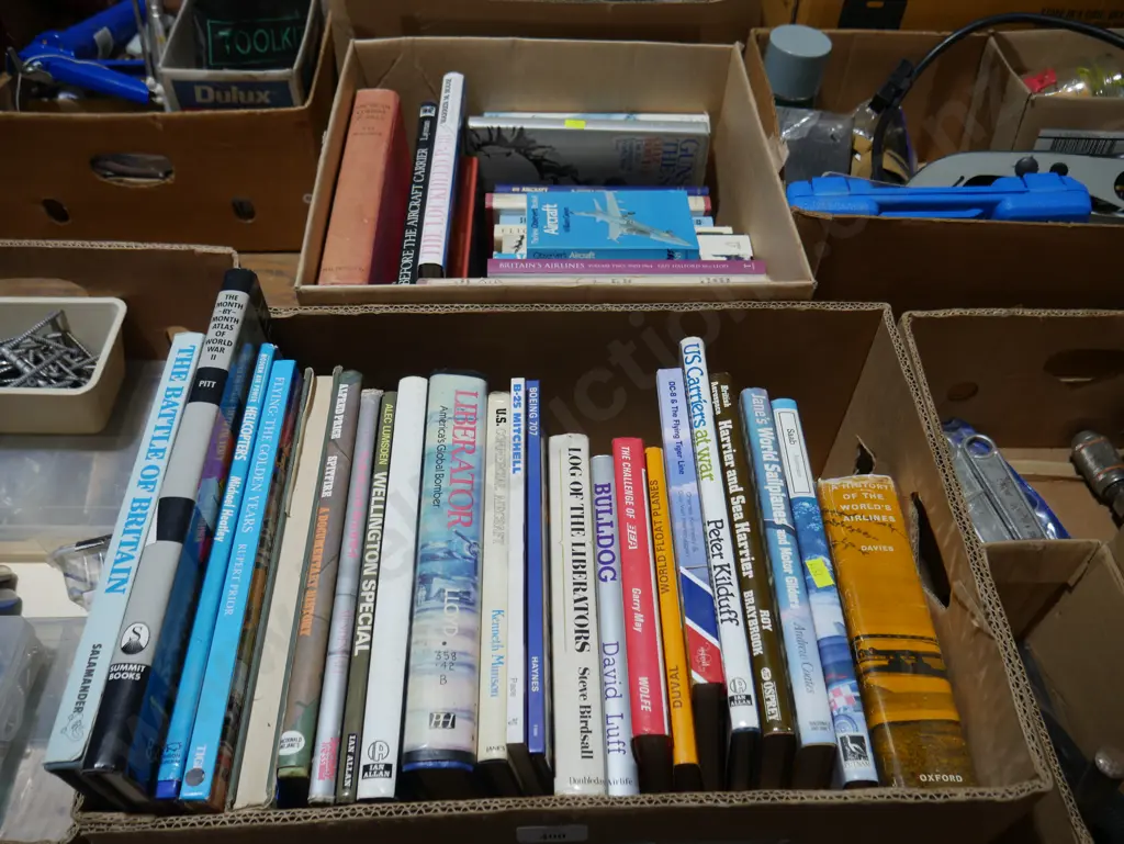 2 boxes books Image 1++