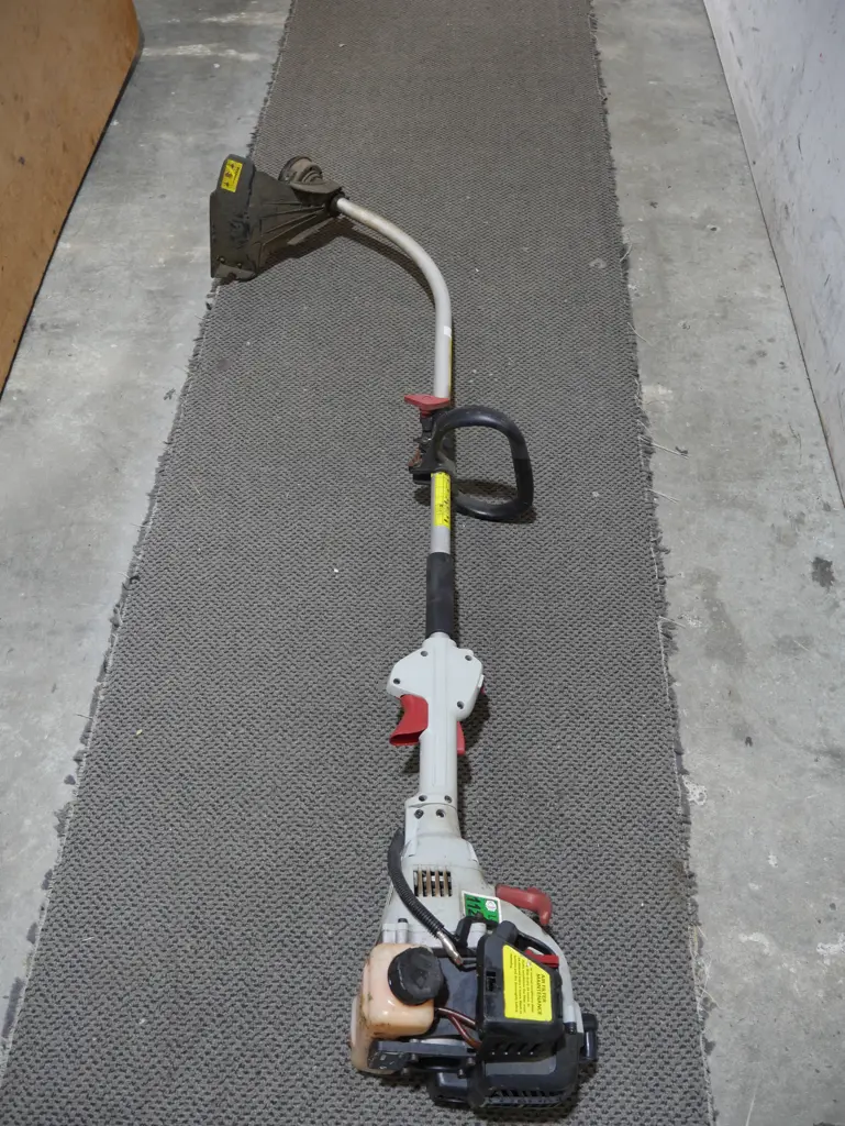 Petrol weed trimmer Image 1++