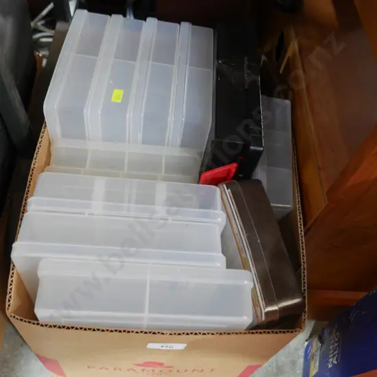 Plastic storage containers