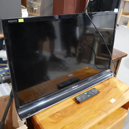 Sharp tv. 32inch tv