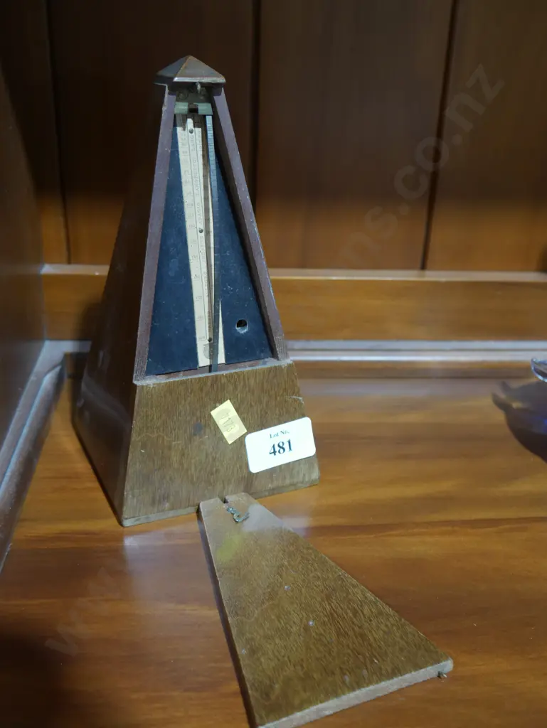 Metronome Image 1++