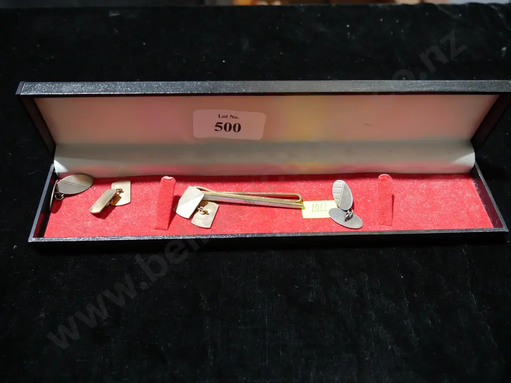 Gold cuff links Image 1++