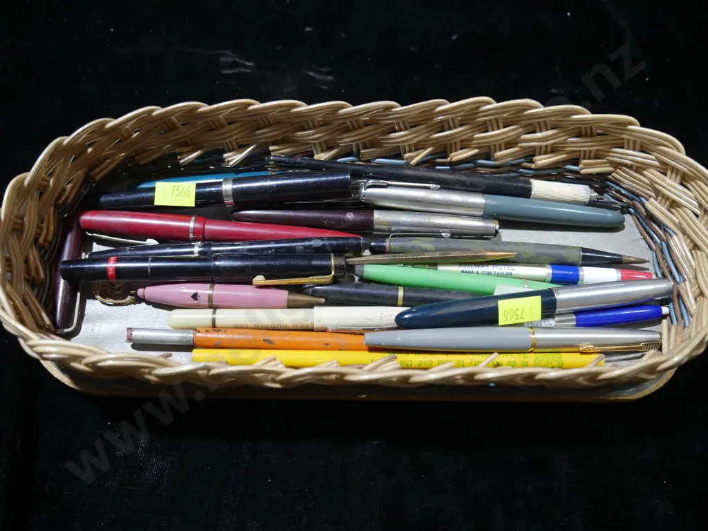 Fountain pens etc Image 1++