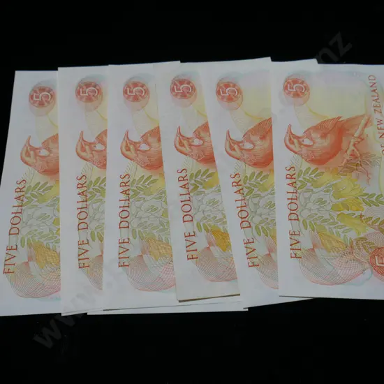 NZ five dollar notes