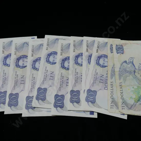 NZ ten dollar notes