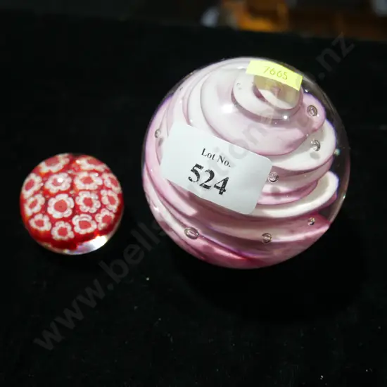 2 glass paperweights