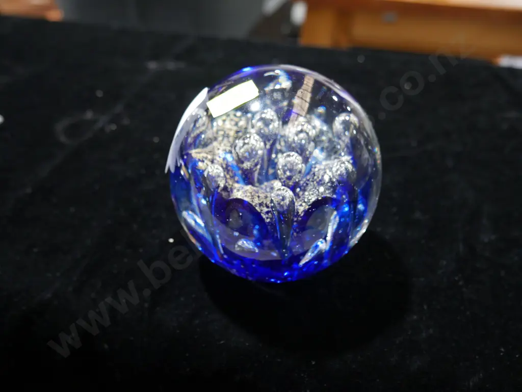 Glass paperweight Image 1++
