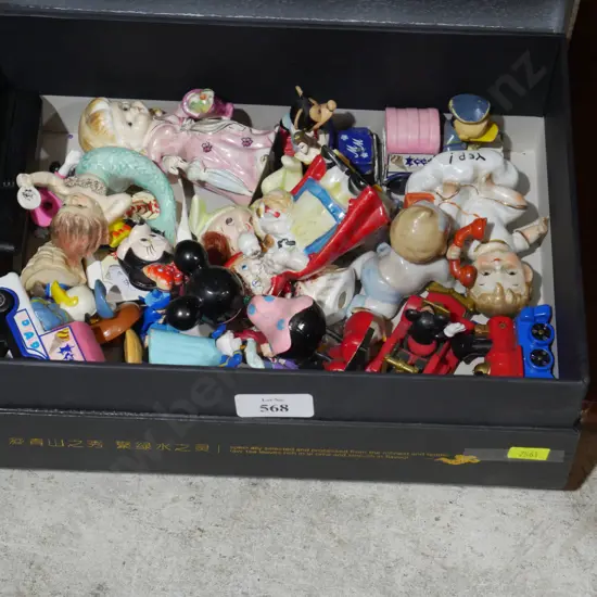 Figurines