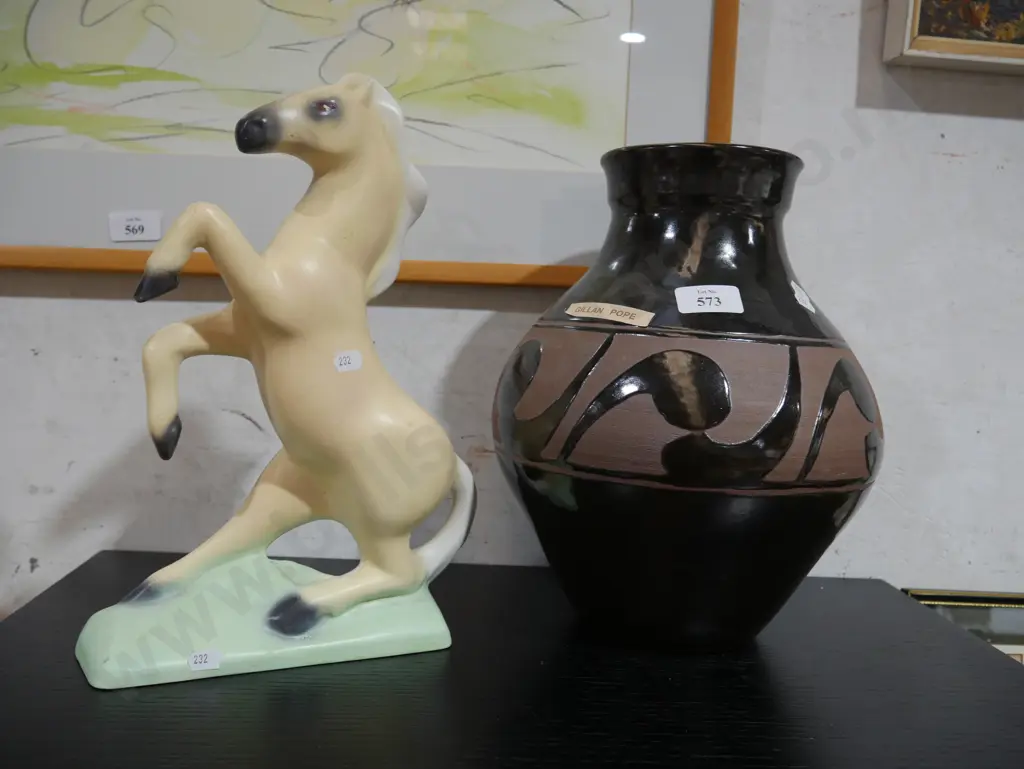 Horse and vase Image 1++