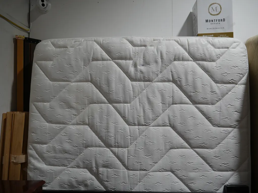 Queen slat bed frame & mattress Image 1++