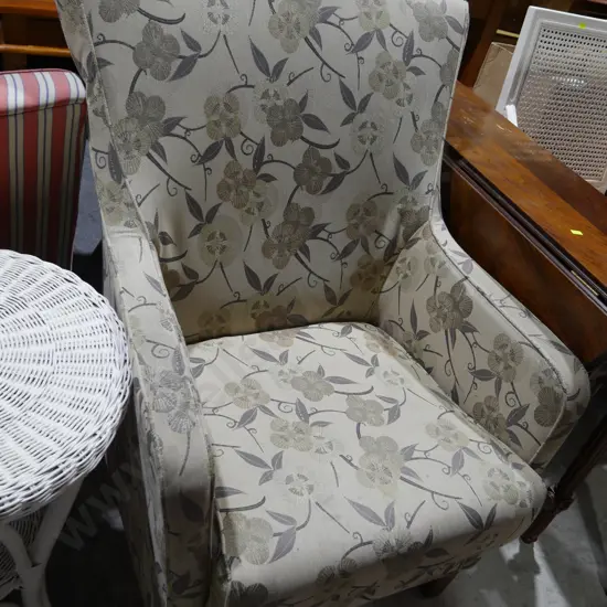 Arm chair