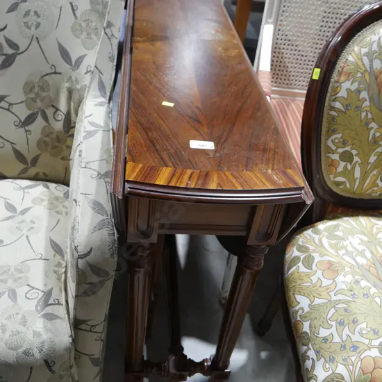 Dropside dining table