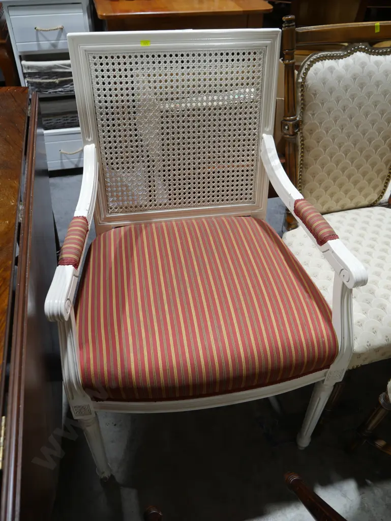 Dining chair Image 1++