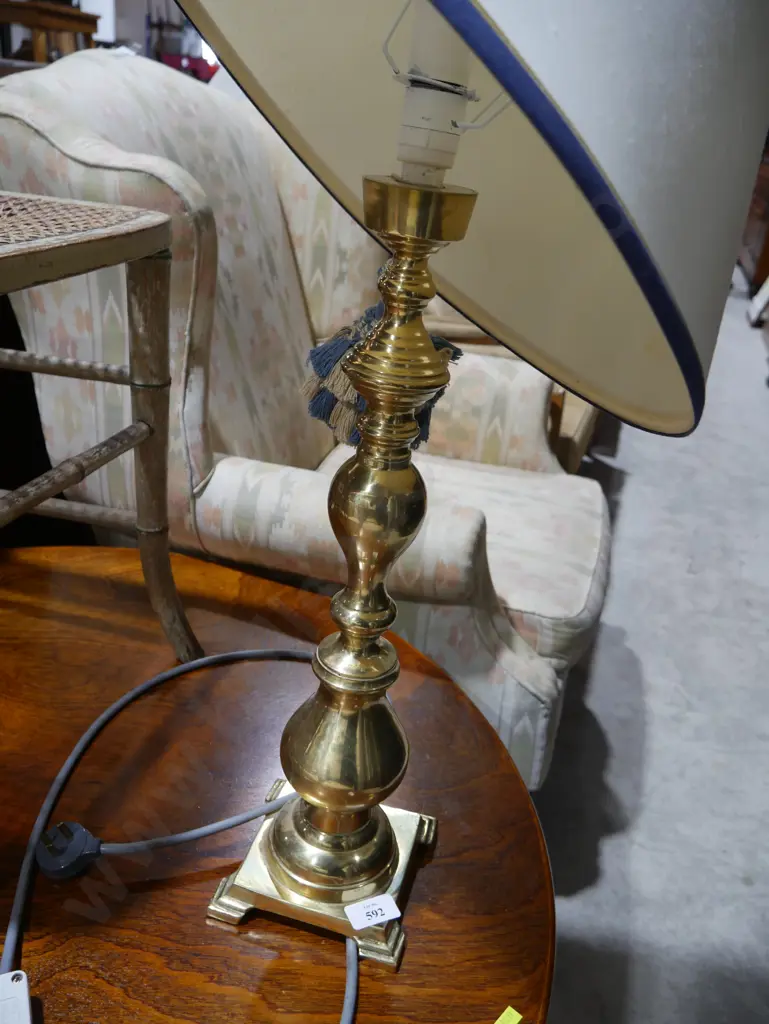 Brass lamp Image 1++