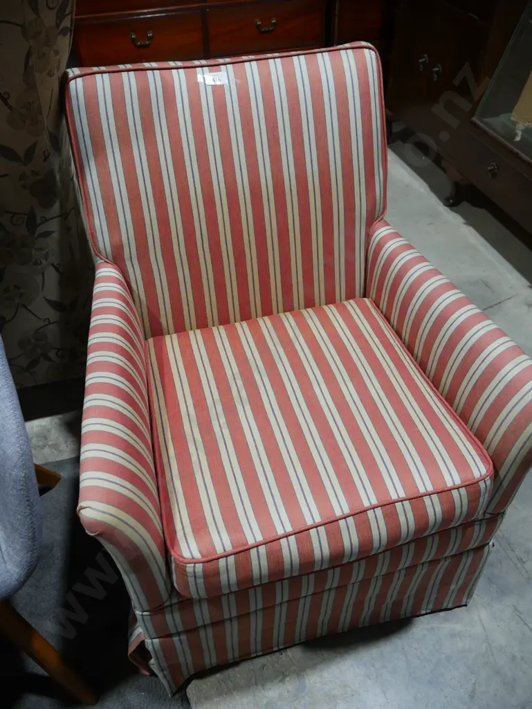 Arm chair Image 1++