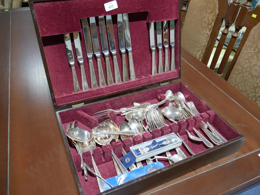 Cased cutlery Image 1++