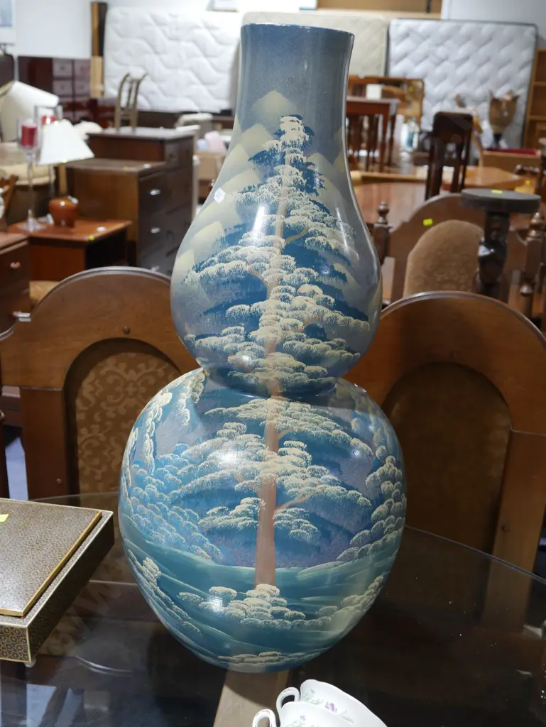 Vase Image 1++