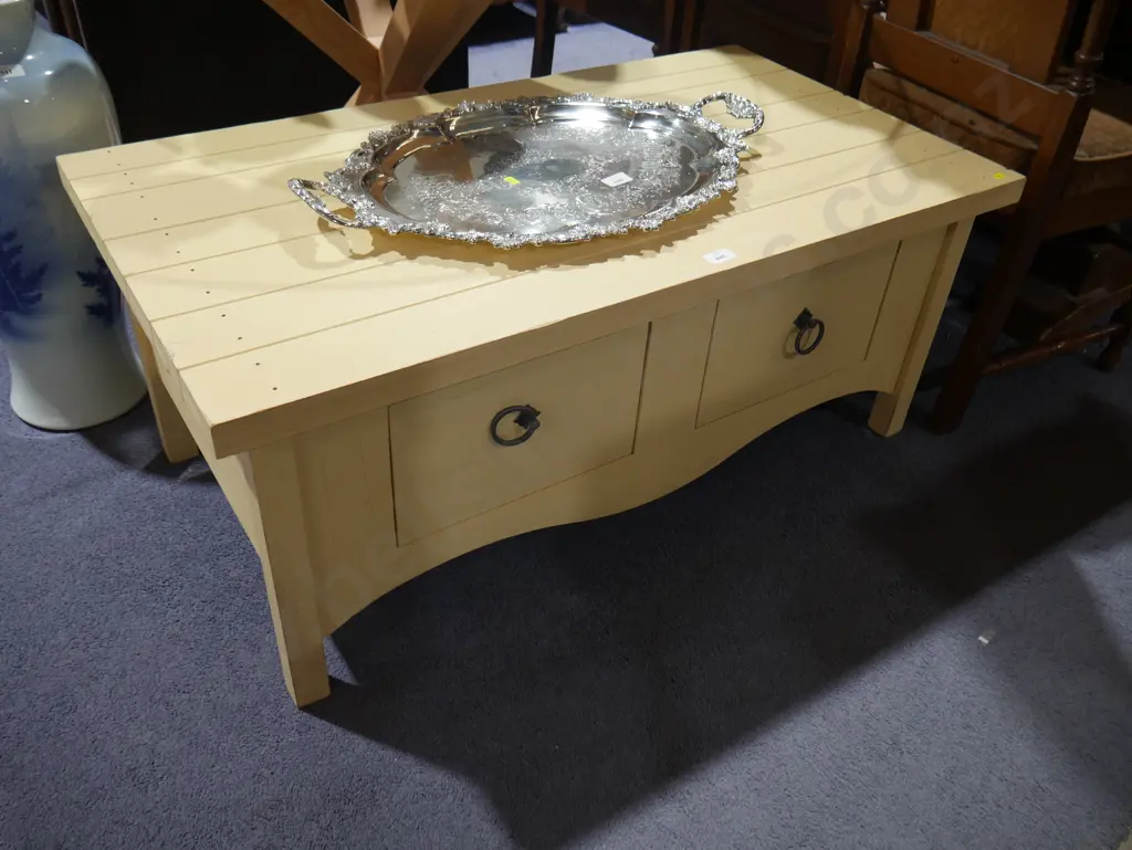 Coffee table Image 1++