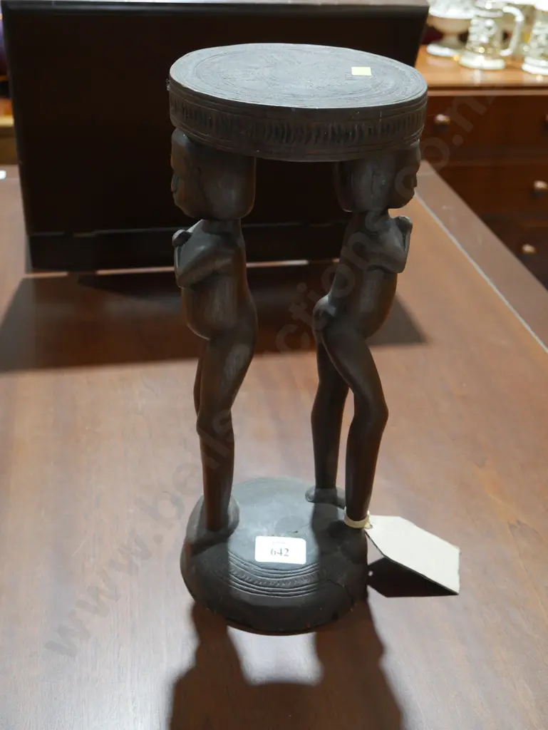 Massim stool Image 1++
