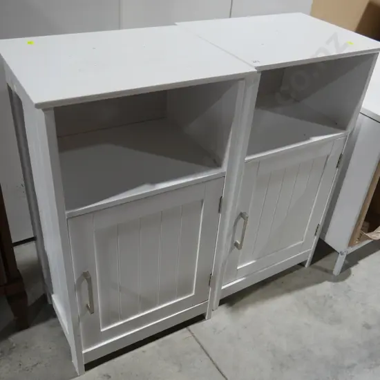 Pair of small cabinets