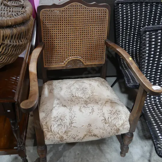 Carver chair