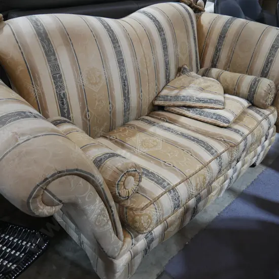 Rolled arm settee