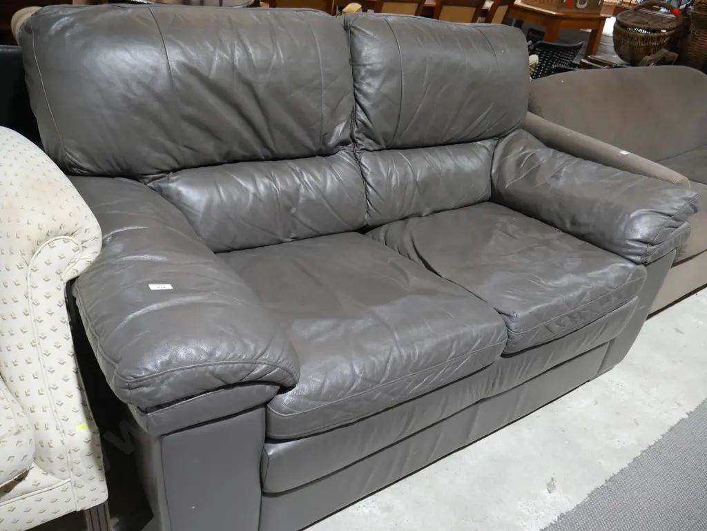 Leather couch Image 1++