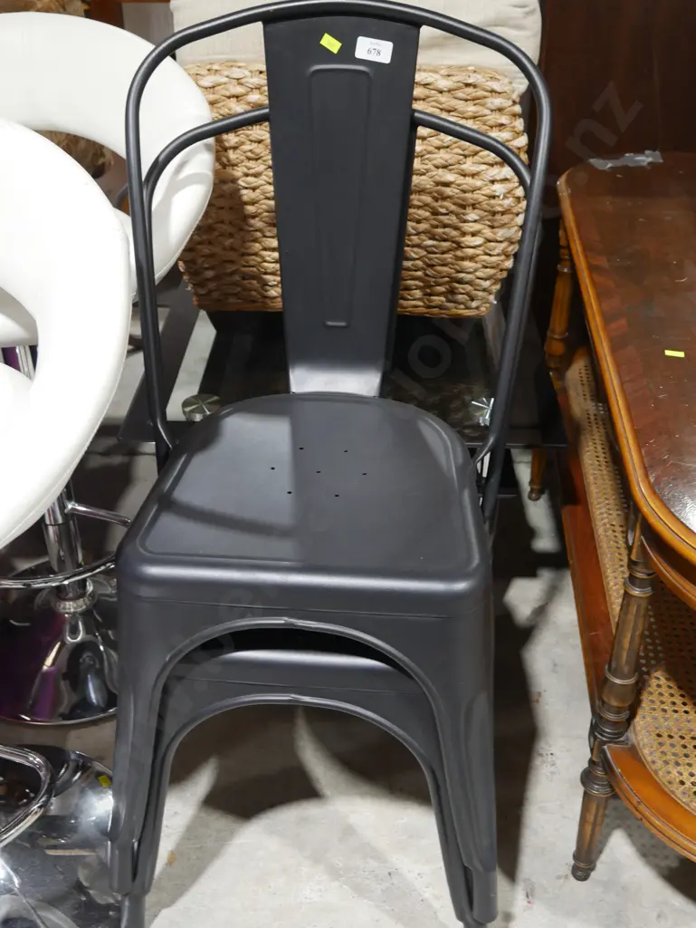 2 chairs Image 1++